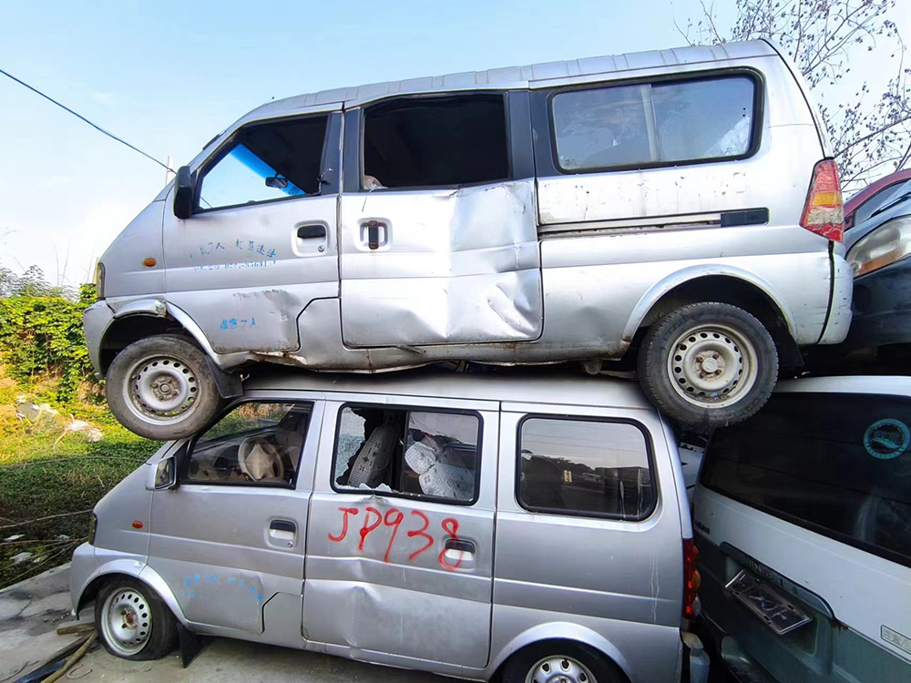 報(bào)廢面包車(chē)回收