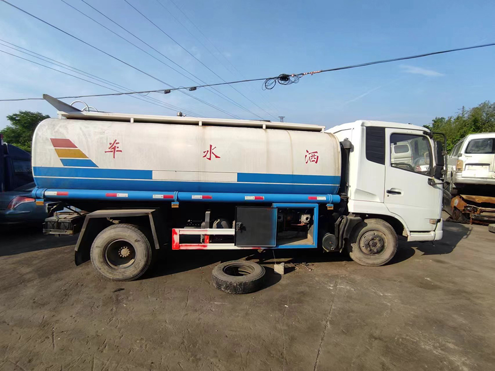 報(bào)廢灑水車(chē)回收